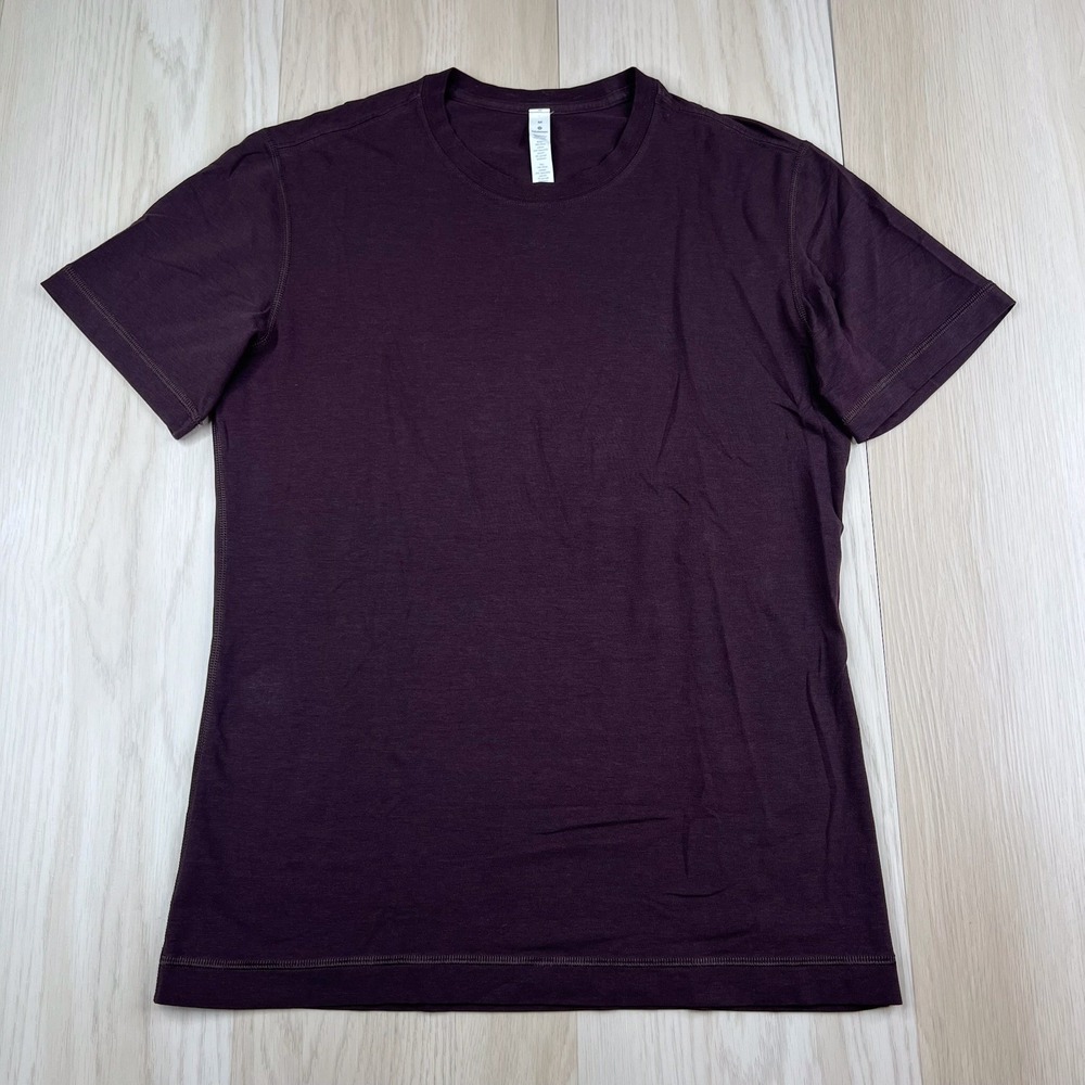 Lululemon Short Sleeve Athletic T-Shirt Mens Size Medium Burgundy